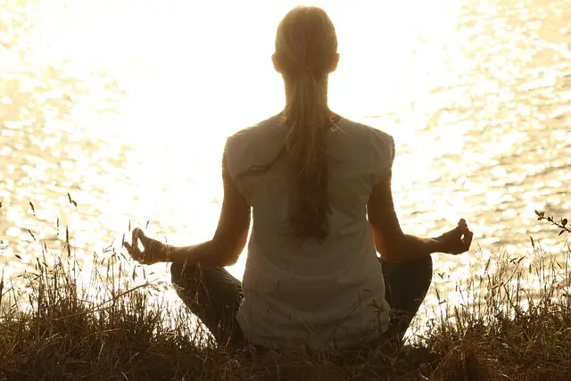 Les 7 Techniques de Pauses Méditatives pour Optimiser Votre Bien-Être