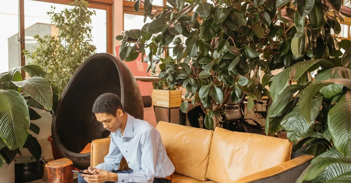 Comment la méditation peut réduire le stress au travail