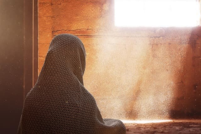 Comment les pauses méditatives améliorent votre créativité